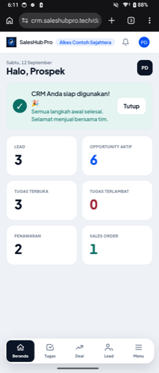 Tangkapan layar asli HBS CRM di HP: dashboard ringkasan aktivitas dan pipeline tim